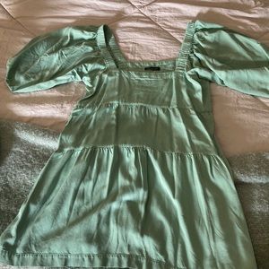 Shine star casual dress. Color in mint. Medium. Relaxed fit